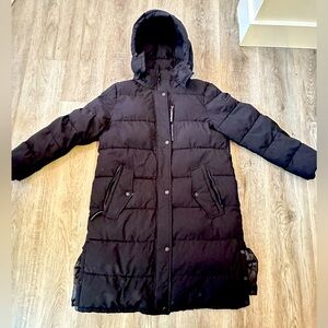 BCBG MaxAzria women’s black puffer coat / size large. Excellent condition!
